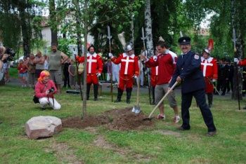 Všestary 650 let-12.6.2010 sázení lípy